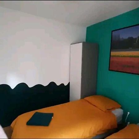 Nicole, Not For Parties, Not A Hotel, Room With Shared Bathroom, No Kitchen Amsterdam Exteriér fotografie